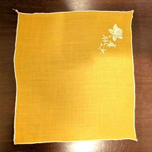 EUC 10.5"x11.25" Antique Linen Handkerchief with Embroidered Hem and Flower - Picture 4 of 4